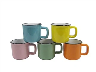 Seramik tas kafe ki gen koulè pal
